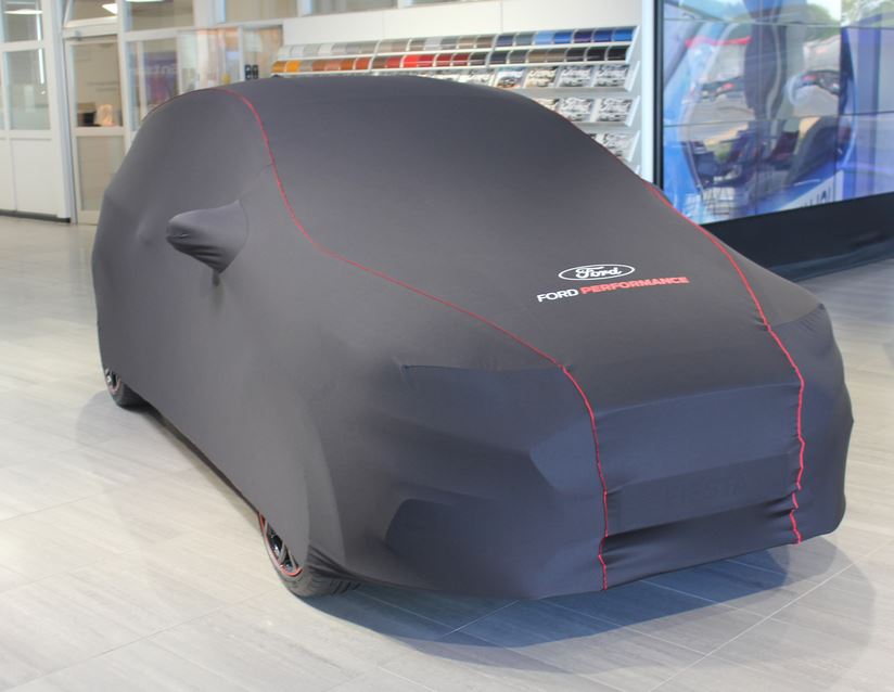 Housse de protection premium noir avec garnissage rouge, ovale Ford blanc  et logo Ford Performance