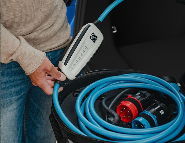 DiniTech* Borne de recharge mobile NRGkick kit standard pour tous types de véhicules électriques