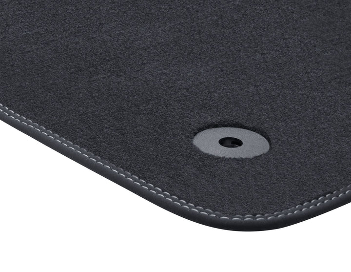 Tapis de sol en velours avant pour Ford Focus à partir de 04/2018