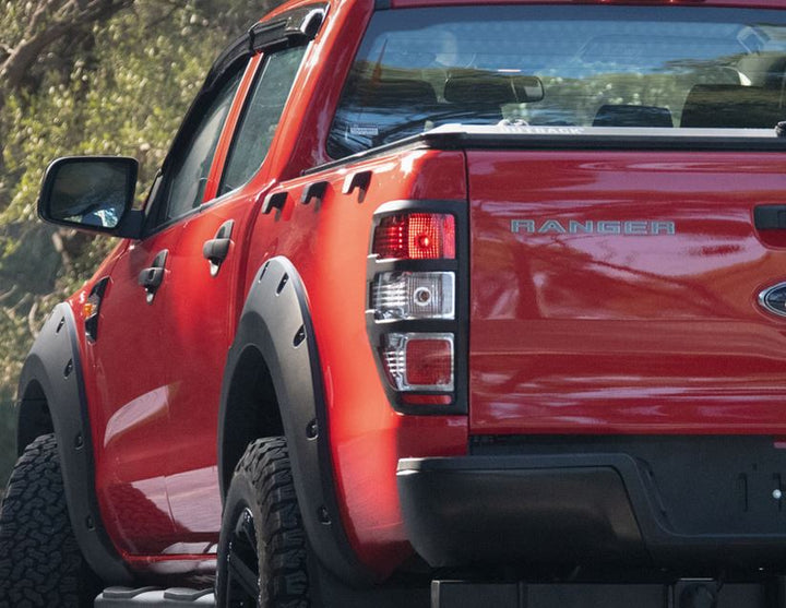 Ranger Pickup Attitude* Kit d’optiques pour feux arrière - inserts noir mat
