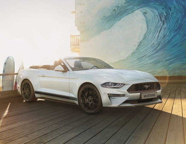 Mustang Bandes décoratives latérales triples Ford Performance Avec lettrage Mustang, noir mat 2018-2023
