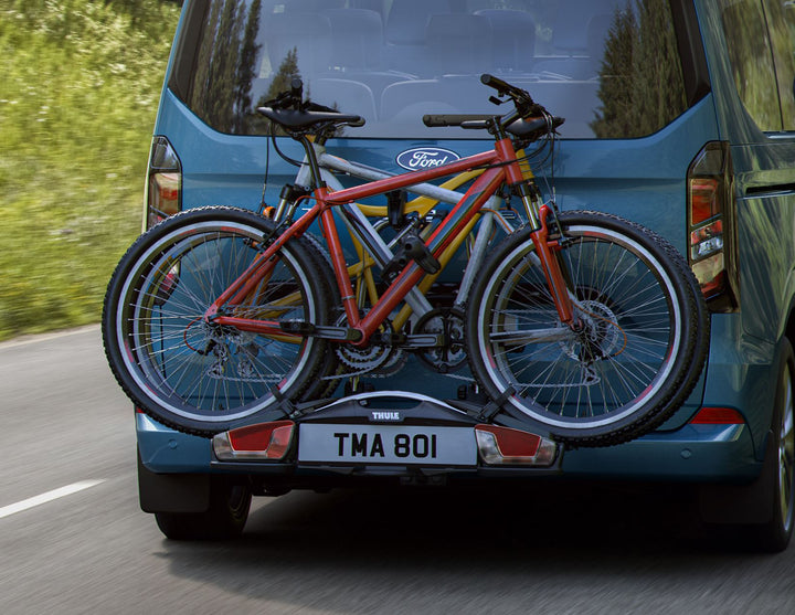 Porte-vélos sur attelage Thule Coach 276 pour 3 vélos inclinable et repliable
