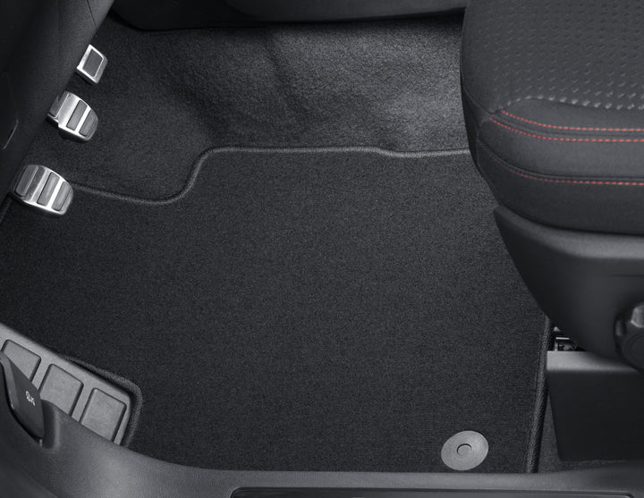Tapis de sol en moquette avant noir pour Ford Kuga à partir de 12/2019