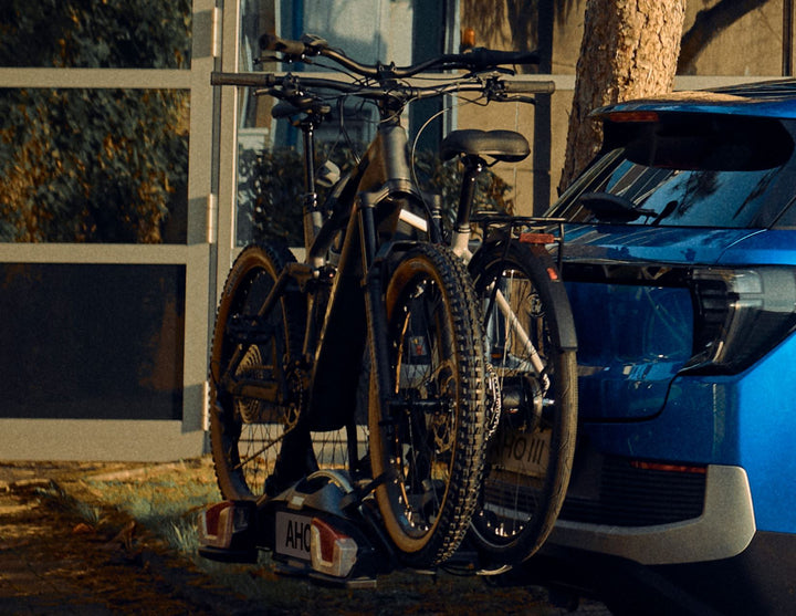Thule®* Porte-vélos sur attelage Coach 274,pour 2 vélos,inclinable et repliable