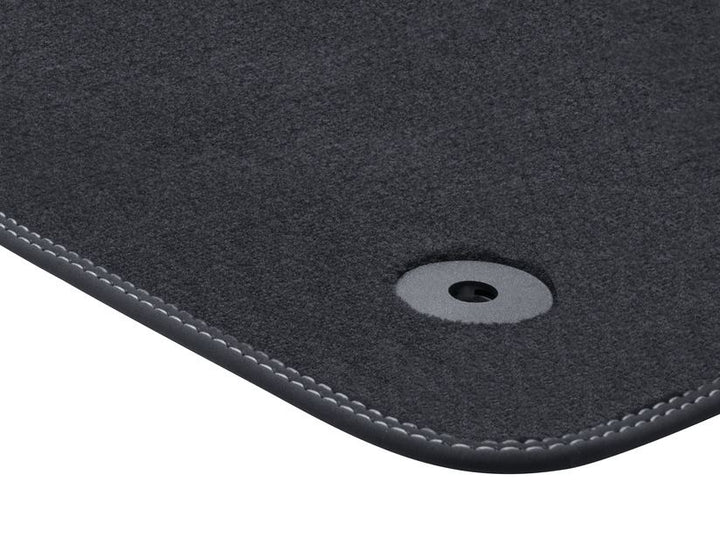 Tapis de sol en velours avant pour Ford Focus à partir de 04/2018