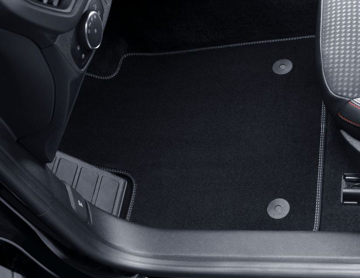 Tapis de sol en velours avant pour Ford Focus à partir de 04/2018