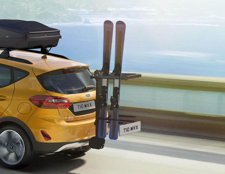 Porte-skis et snowboards sur attelage Mottez