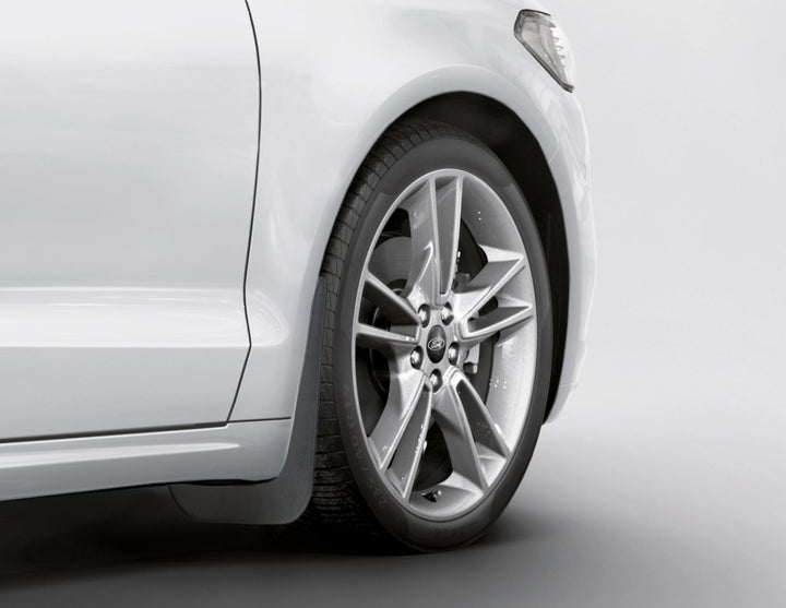 Bavettes avant profilées pour Ford Mondeo à partir de 09/2014