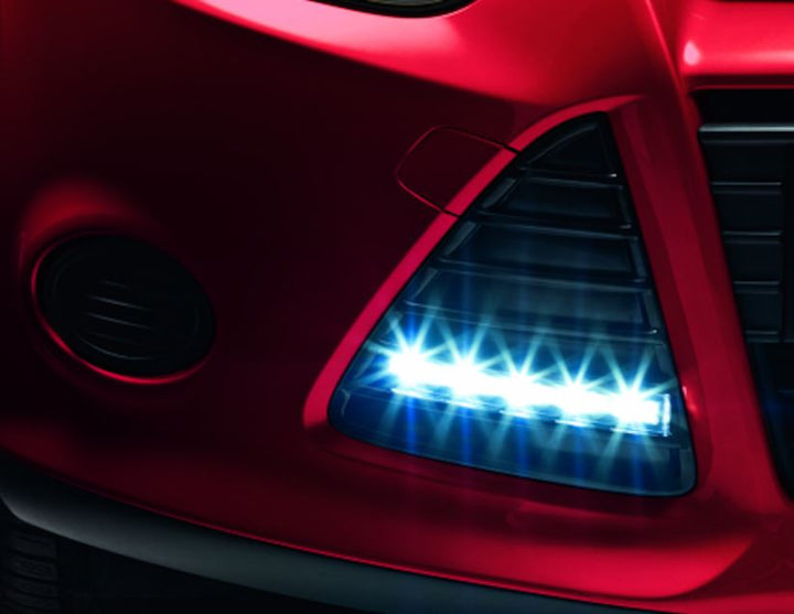 Focus 01/2011-08/2014 Nolden* Feux de jour LED avec entourage noir brillant