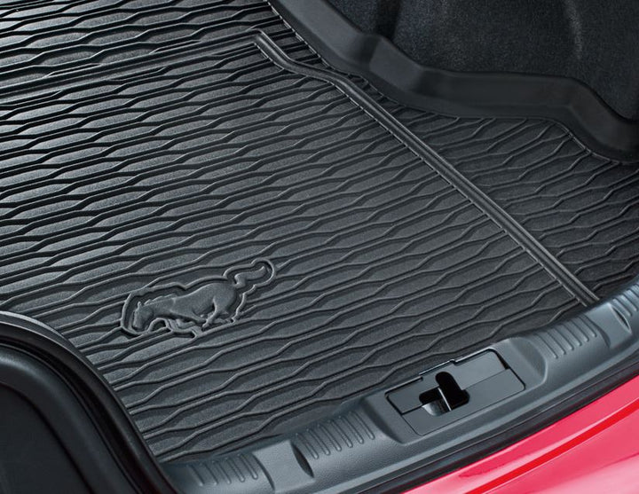 Bac coffre antidérapant pour les véhicules sans subwoofer monté Ford Mustang