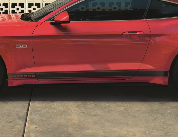 Mustang Bandes décoratives latérales triples Ford Performance Avec lettrage Mustang, noir mat 2018-2023