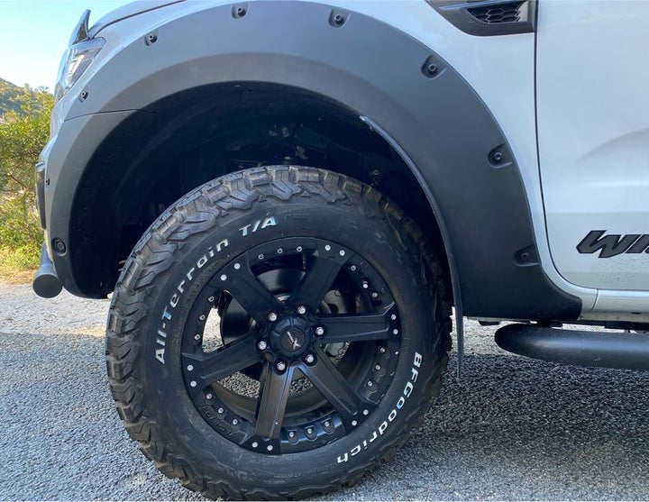 Ranger Pickup Attitude* Kit elargisseur d'ailes Black Matt Edition Double Cabine avec ou sans Park Assist
