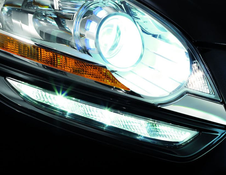 Originale Ford Kuga 01/2008-10/2012 Feux de jour LED Avec insert prêt à peindre