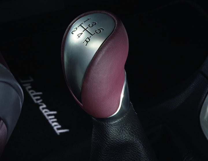 Originale Ford Fiesta Pommeau de levier de vitesses Finition aluminium et cuir rouge